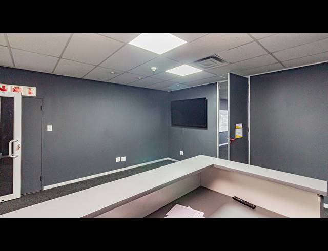 242M² OFFICE TO LET IN FERNDALE